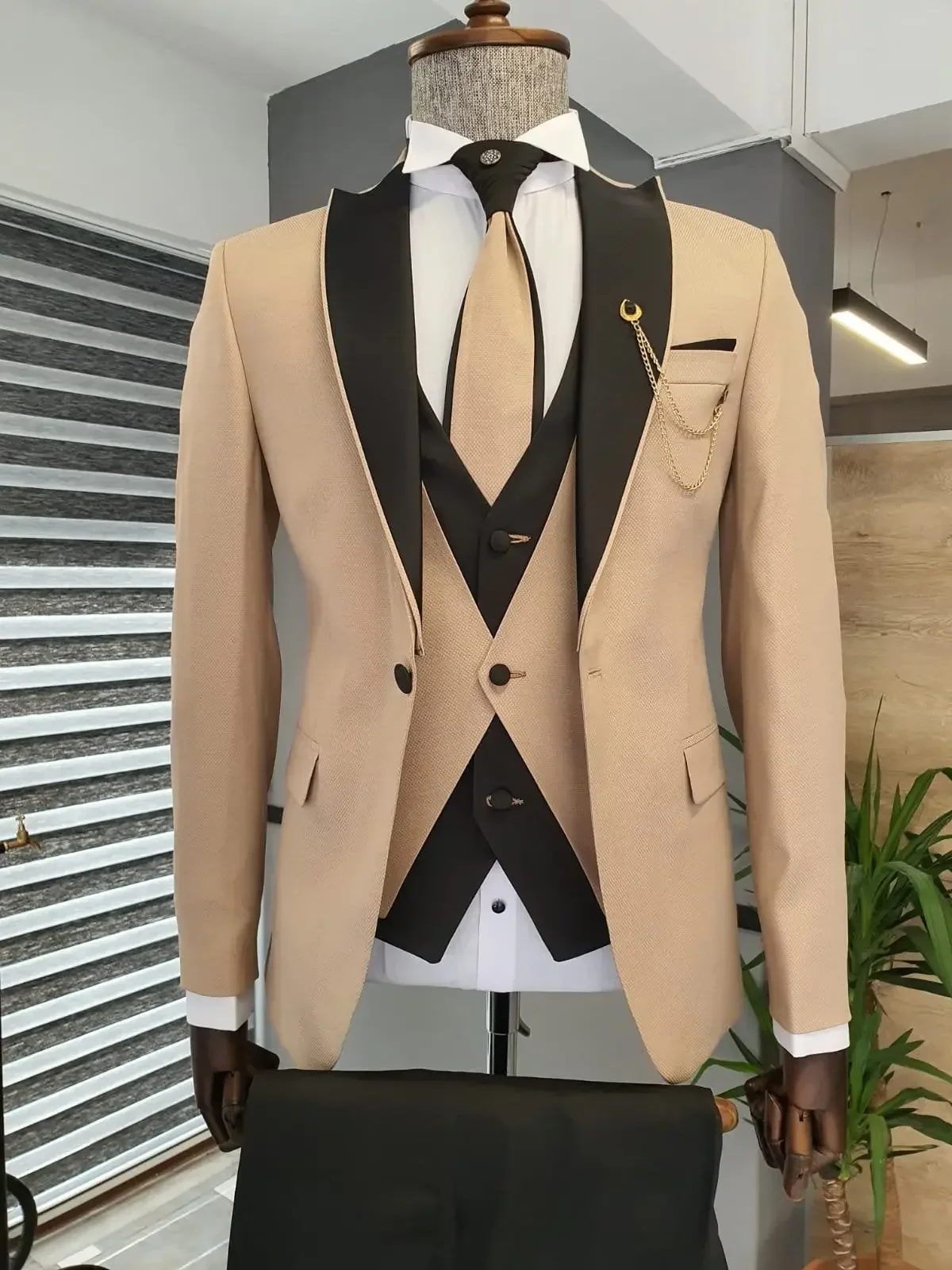 Slim Fit Blazer Men - Terno Masculino Preto com Jaqueta Champagne,